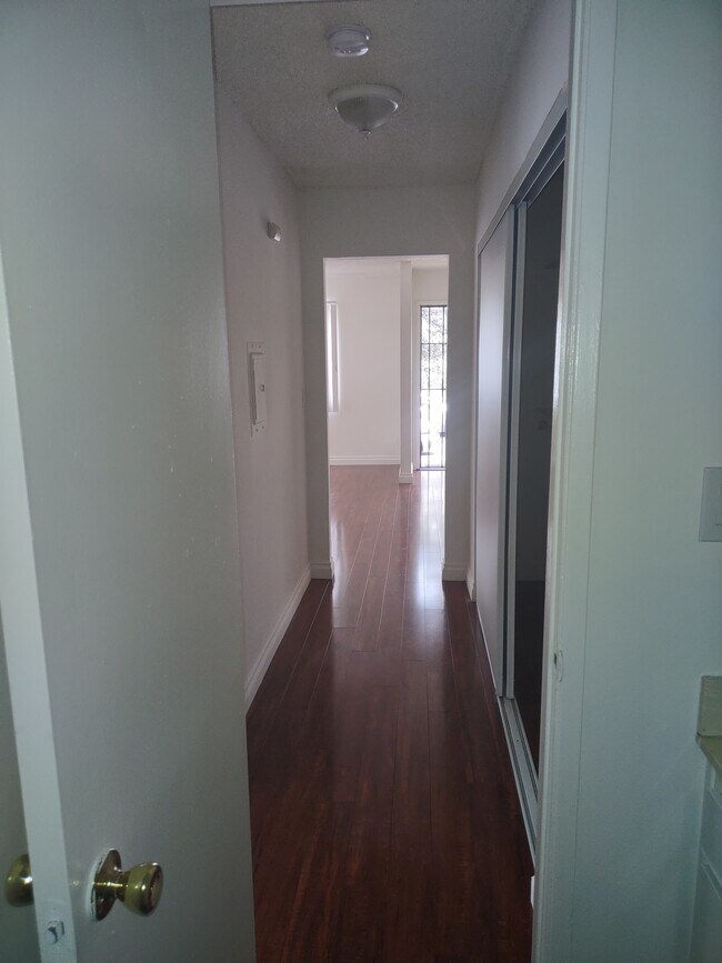 Foto del edificio - 5545 Lindley Ave