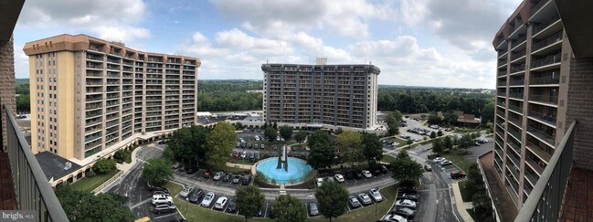 Building Photo - 11018 Valley Forge Cir