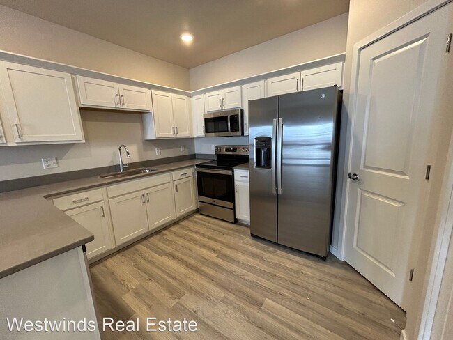 Building Photo - 2 br, 2 bath House - 460 Kansas Avenue #01