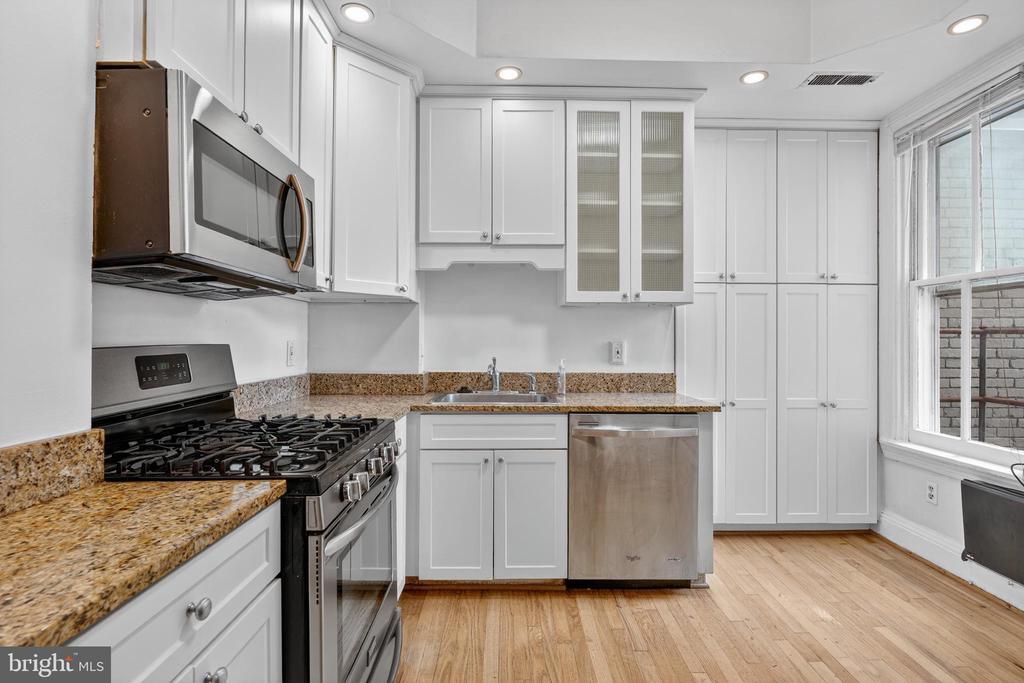 Foto principal - 1916 15th St NW