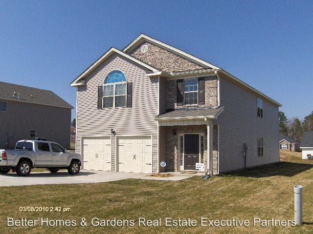 Foto principal - 4 br, 2.5 bath House - 4059 Madison Lane