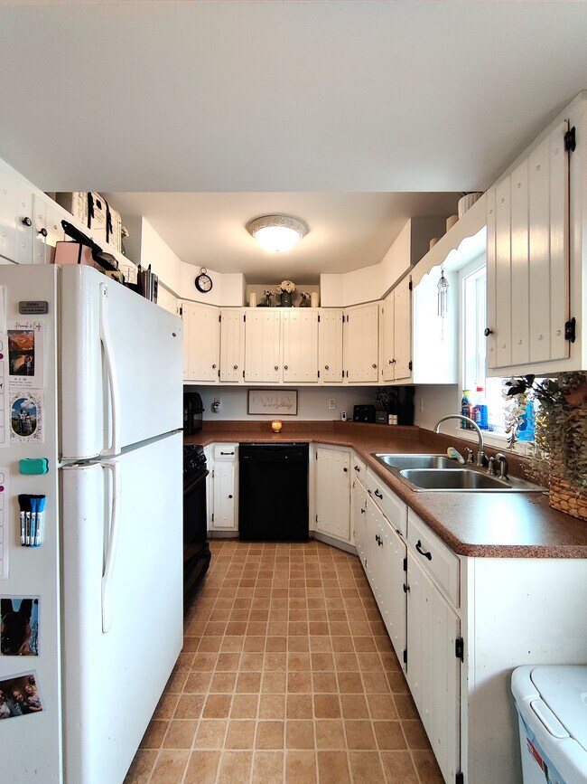 Building Photo - 540 Erma Dr