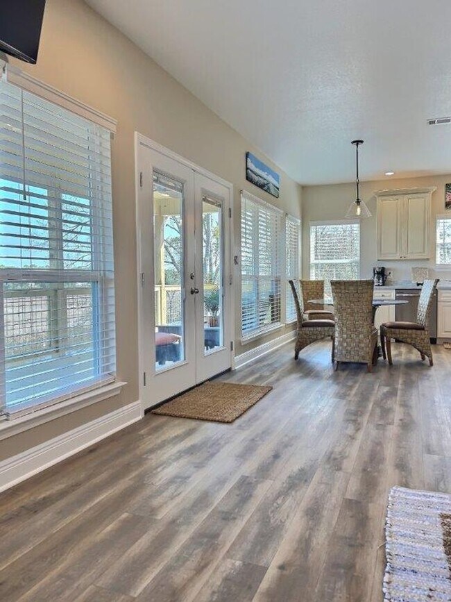 Foto del edificio - Fully Furnished 2 BD/2 BA Retreat on the Bayou