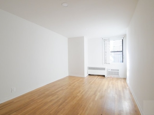 Building Photo - 113 E 31st St