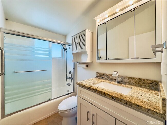 Foto del edificio - 18556 Community St