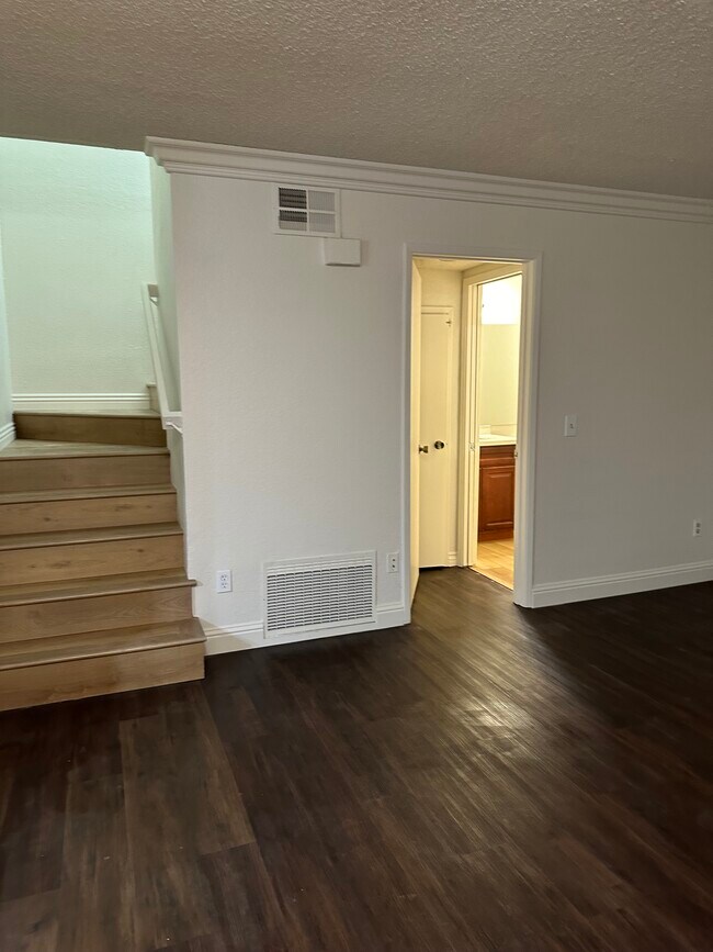 Foto del edificio - 1893 Cherokee Dr