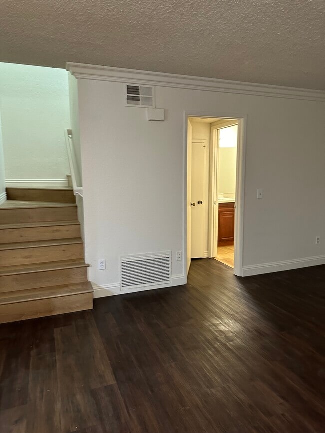 Foto del edificio - 1893 Cherokee Dr