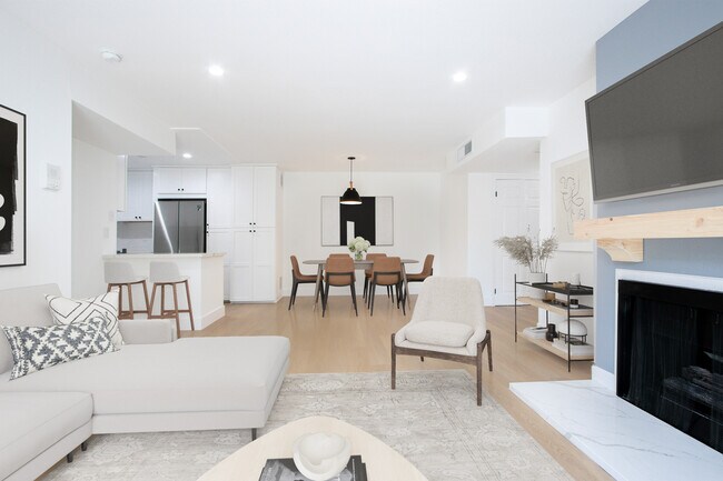 Foto del edificio - Experience Modern Westside Living at Woodg...