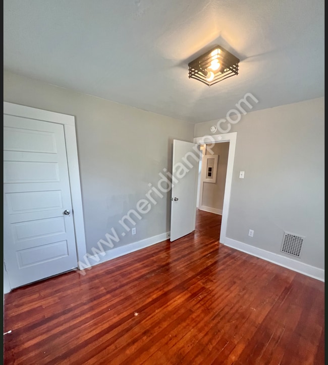 Building Photo - 1155 Kinsmoor Ave
