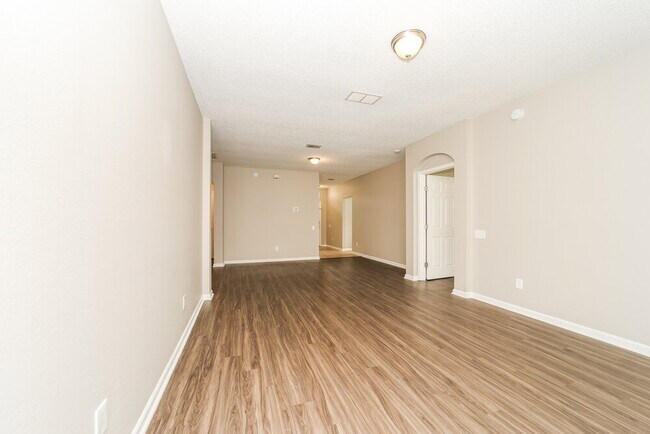 Foto del edificio - 11576 Kings Ridge Ct N