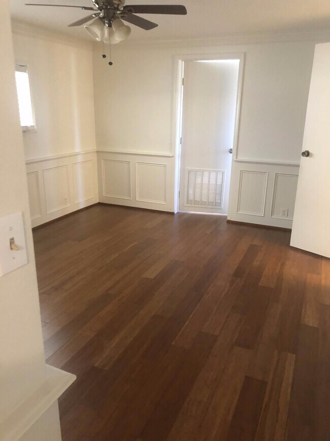 Foto del edificio - 1422 Rainbrook Way