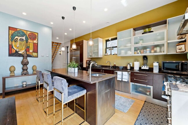 Building Photo - 2031 W Coulter St