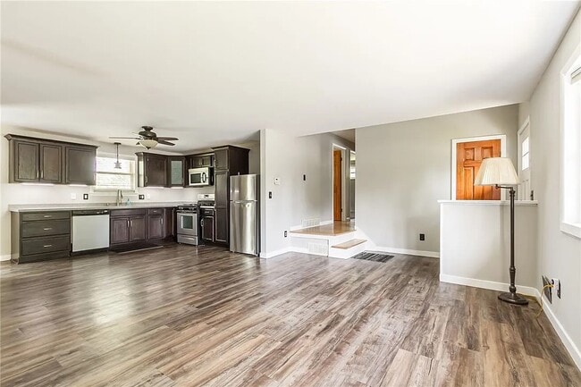 Building Photo - 73 Campus Dr