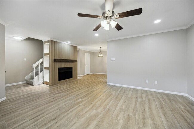Foto del edificio - 2379 Briarwest Blvd