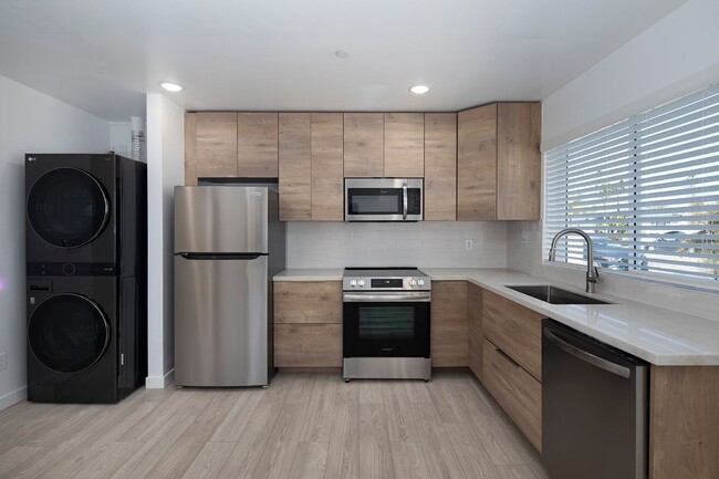 Building Photo - *OPEN HOUSE: 5/10 10-11AM* NEW Remodeled 1...