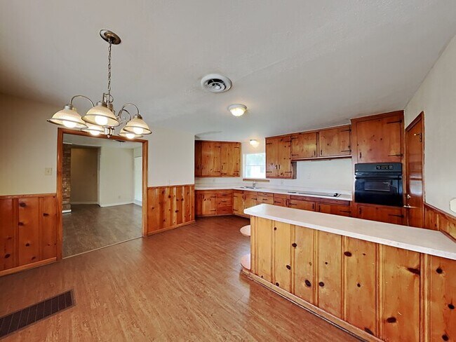 Building Photo - 3405 Norton Dr