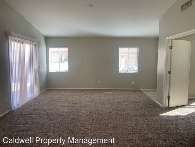 Foto del edificio - 4 br, 2 bath House - 1344 W. Calle Rio Rojo
