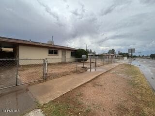 Building Photo - 10256 Alcan St