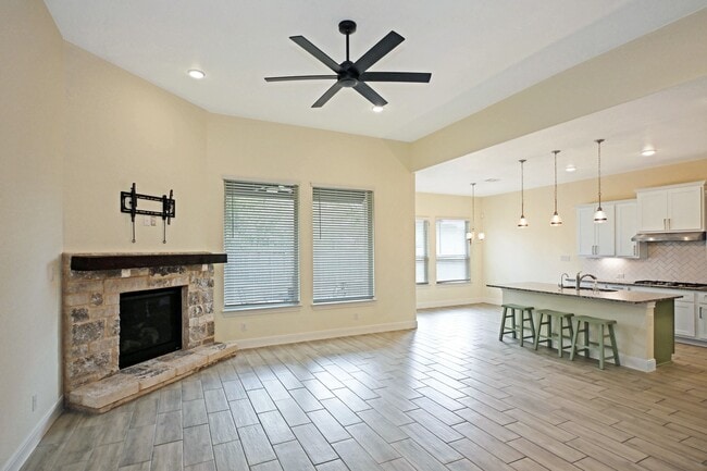 Building Photo - 1434 Oaklawn Dr