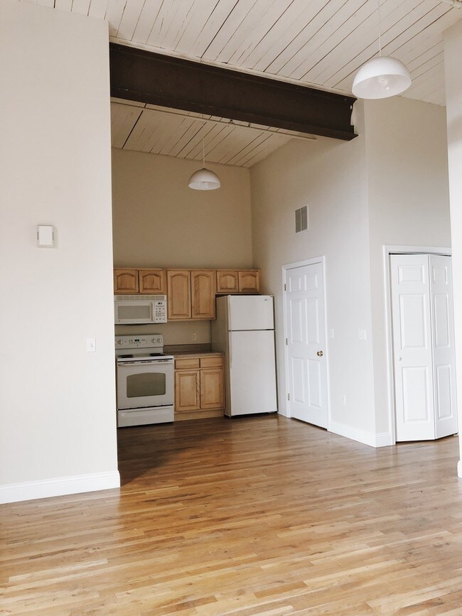 Foto del edificio - Loft Style Condo for Rent