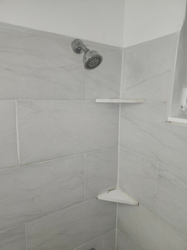 Foto del edificio - 732 NW 5th Ct