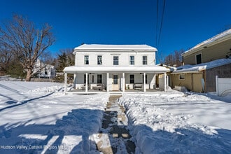 Building Photo - 648 Albany Turnpike