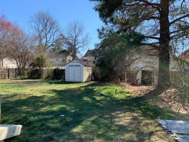 Foto del edificio - 3 bed 2 bath in Henrico! Yard, Central HVAC, laundry, great neighborhood!