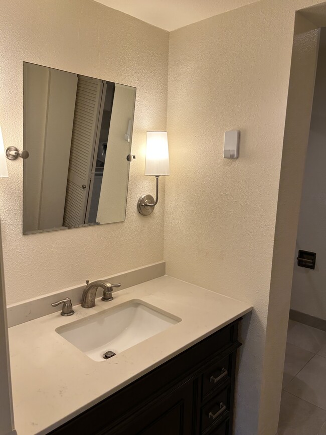 Foto del edificio - 255 Sea Forest Ct