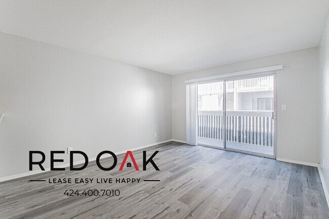 Foto del edificio - 379 Newport Ave