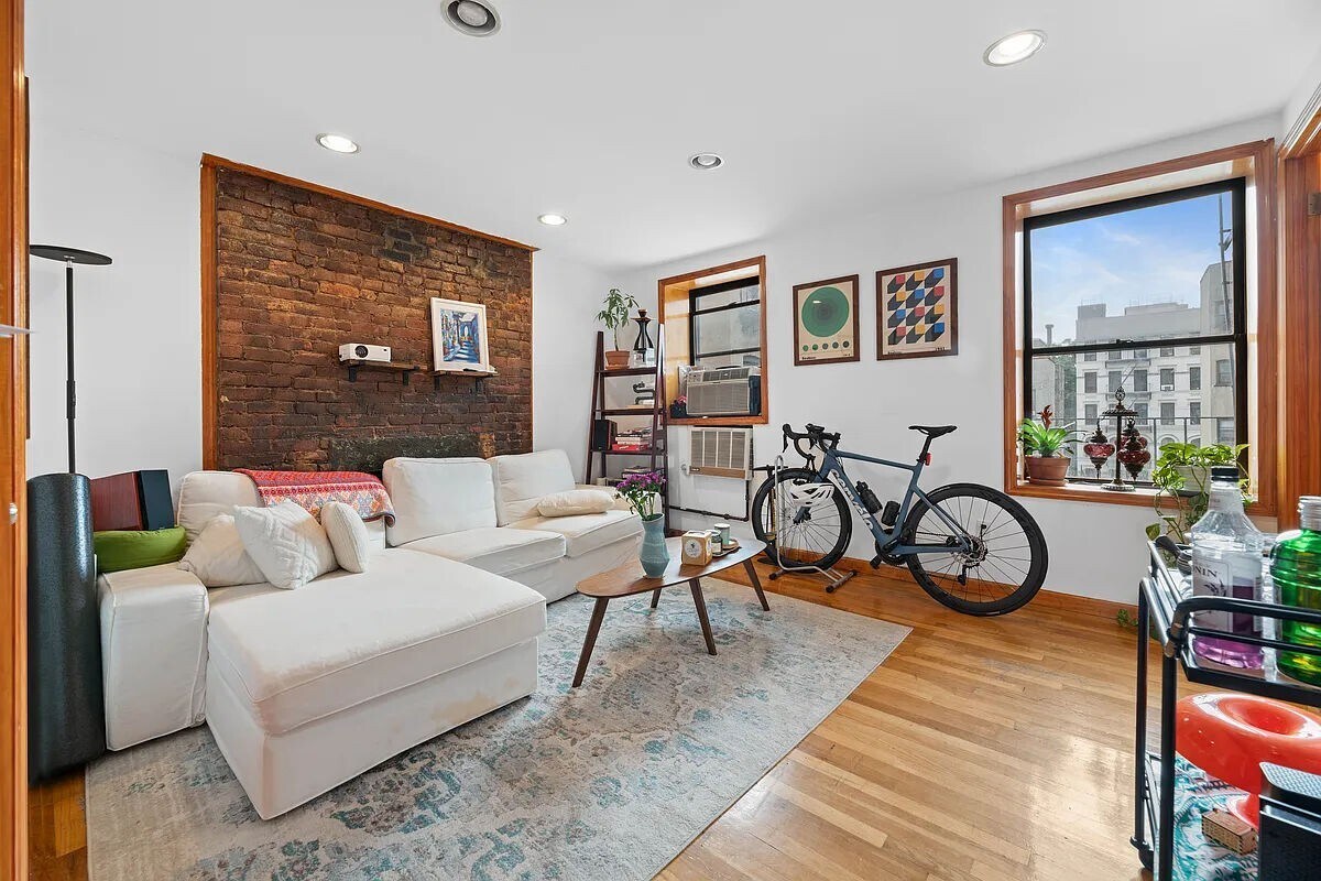 Primary Photo - 540 East 14th Street