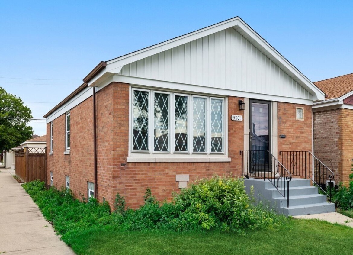 Primary Photo - 5401 S Luna Ave