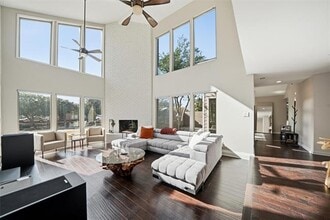 Building Photo - 3313 Overland Dr