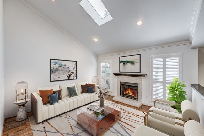 Foto del edificio - 708 Fowler St