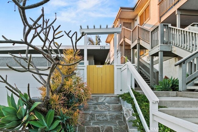 Foto del edificio - 256 Avenida Madrid