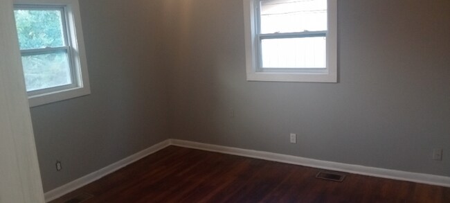 Foto del edificio - 1219 E Cherry St