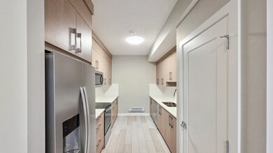 Building Photo - 10005 Huxbury Dr NE