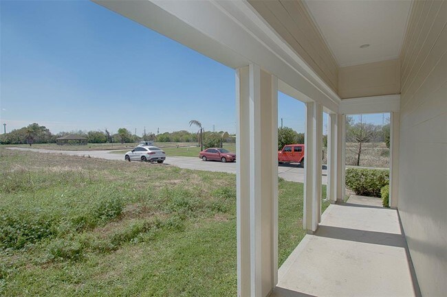 Building Photo - 3513 Topango Dr