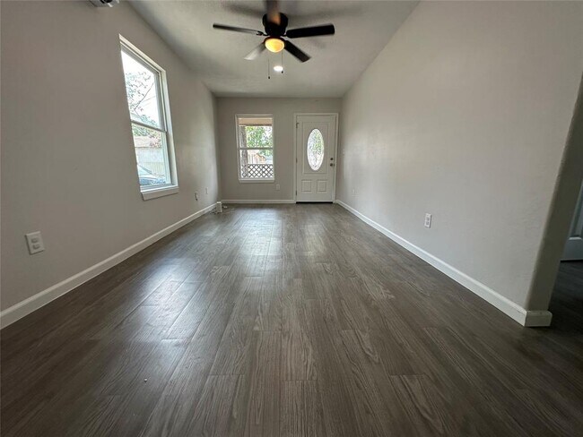 Building Photo - 5021 Engleford St
