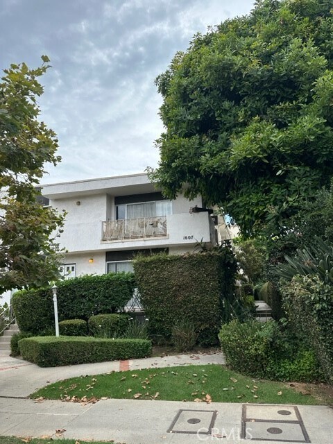 Building Photo - 1607 Greenfield Ave Building Photo - 1607 Greenfield Ave