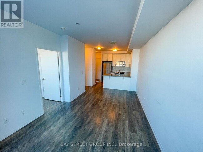 Building Photo - 540-540 Bur Oak Ave