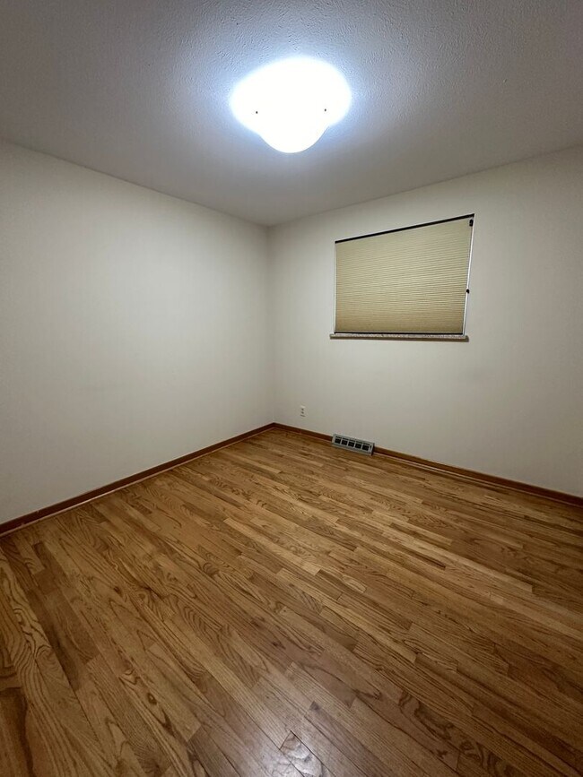 Foto del edificio - 4 bedroom 2 bathroom Sinlge Family House i...