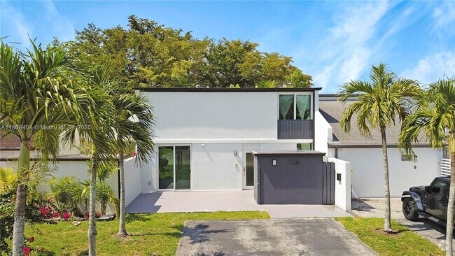 Building Photo - 12340 SW 20th Ter