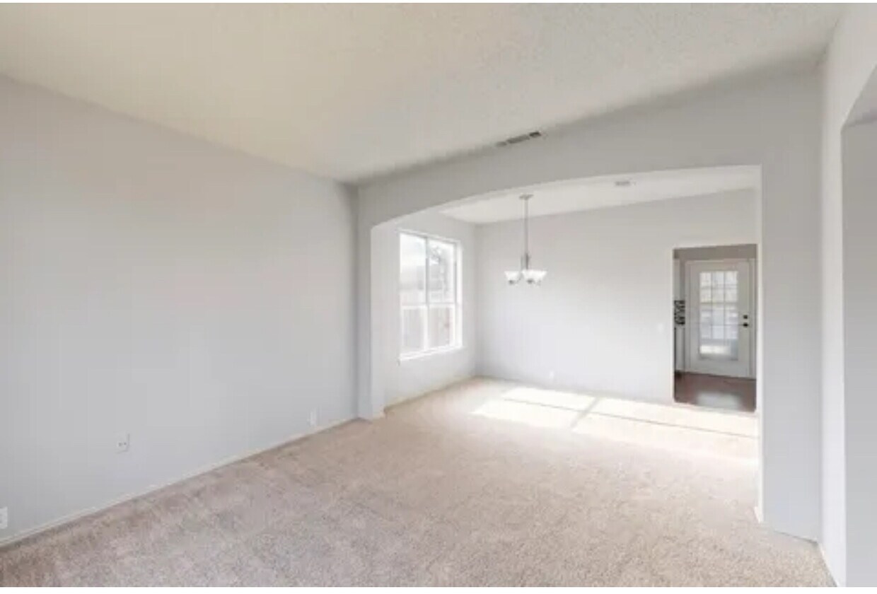 Photo - 907 Waterford Way (Euless, TX)