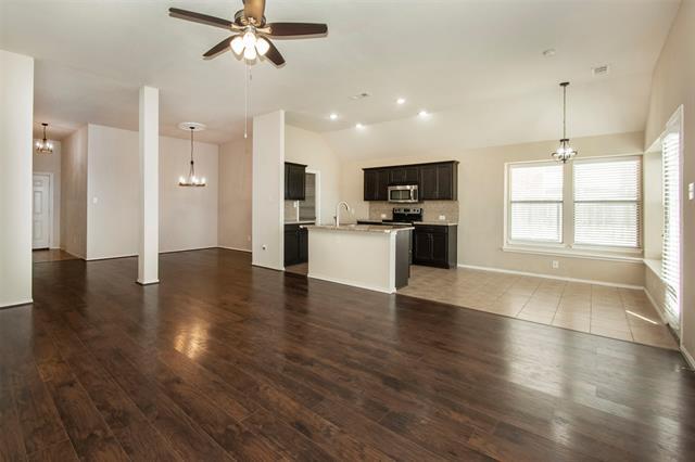 Building Photo - 501 Crown Oaks Dr