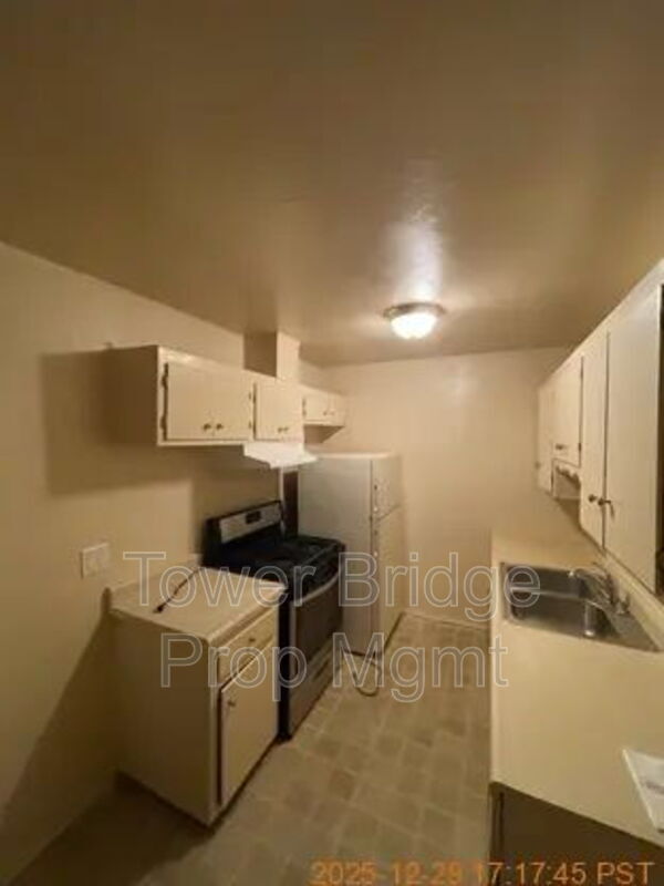 Foto del edificio - 4549 Ashcroft Ave