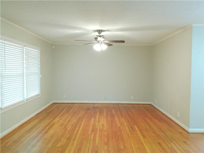 Building Photo - 522 Pasadena Pl