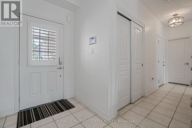 Building Photo - 6117 Eaglewood Dr
