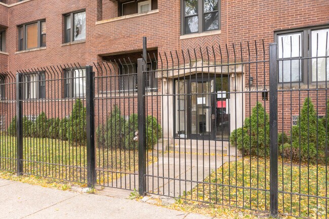 Entrance - 5301 W Washington Blvd