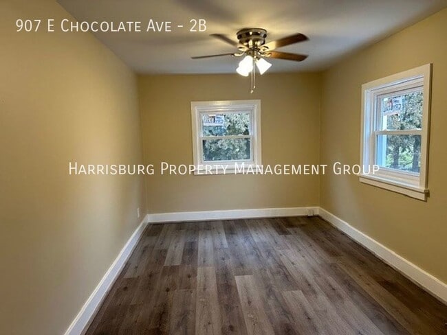 Building Photo - Welcome to our charming 2nd floor 1-bedroo...