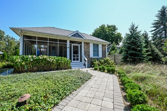 Building Photo - 315 Creek Dr